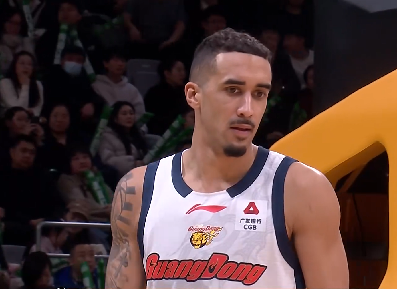 世界杯官方正版-广东名记质疑CBA裁判:广东队做不行,为何其他球队做就可以